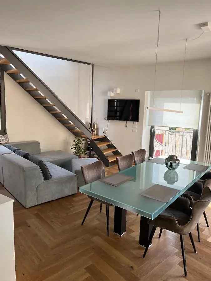 Апартаменты Suite La Castellana Торри-дель-Бенако Италия