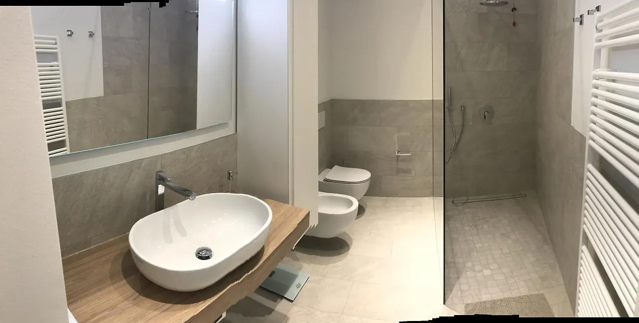 Suite La Castellana Торри-дель-Бенако