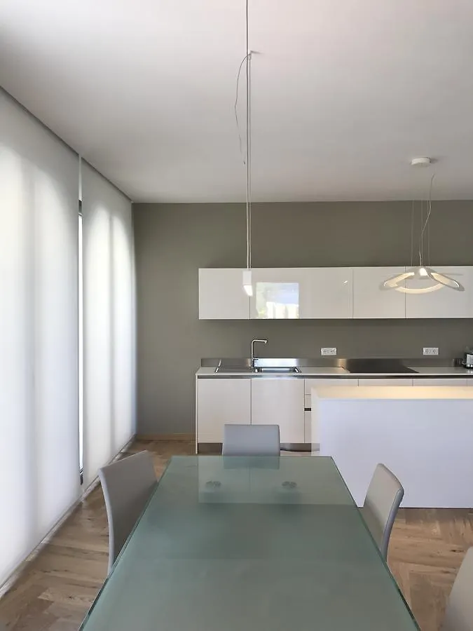 Апартаменты Suite La Castellana Торри-дель-Бенако