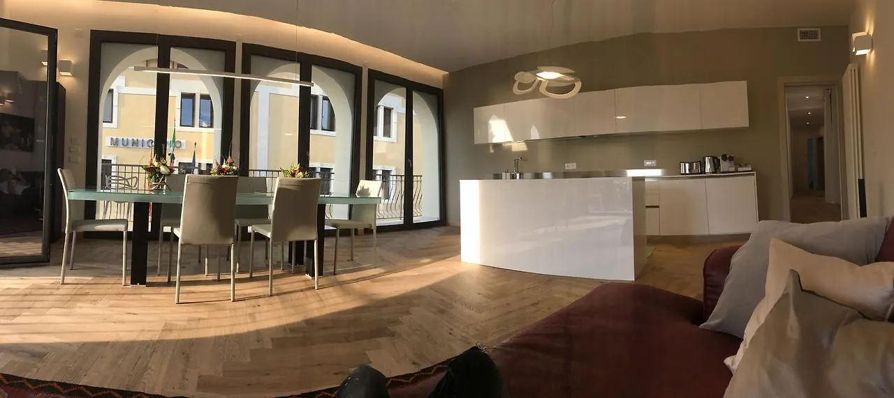Suite La Castellana Торри-дель-Бенако